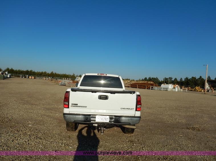 image for item K1730 2005 Chevrolet Silverado 1500 LS Ext. Cab pickup truck