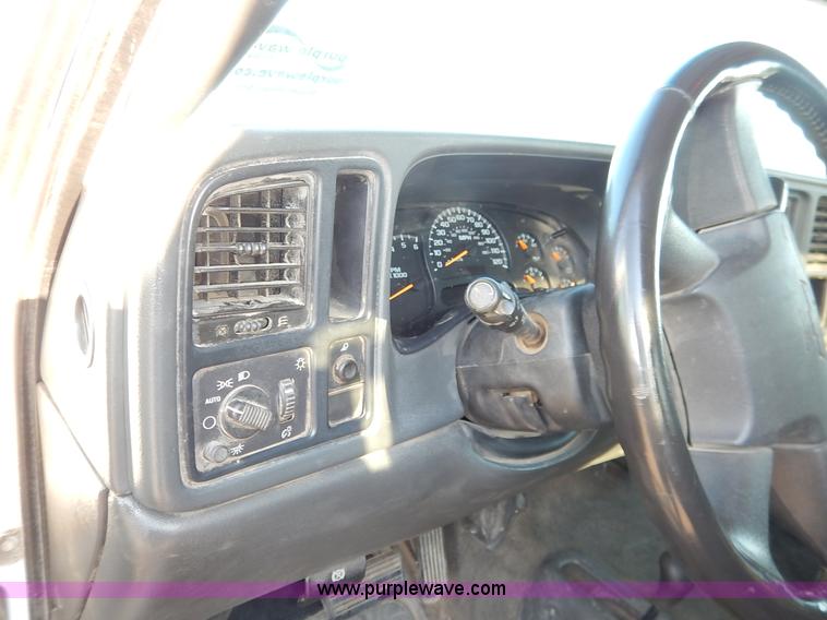 image for item K1730 2005 Chevrolet Silverado 1500 LS Ext. Cab pickup truck