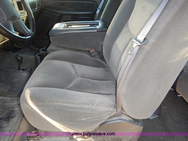 image for item K1730 2005 Chevrolet Silverado 1500 LS Ext. Cab pickup truck