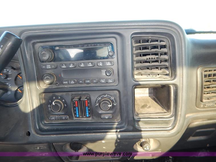 image for item K1730 2005 Chevrolet Silverado 1500 LS Ext. Cab pickup truck