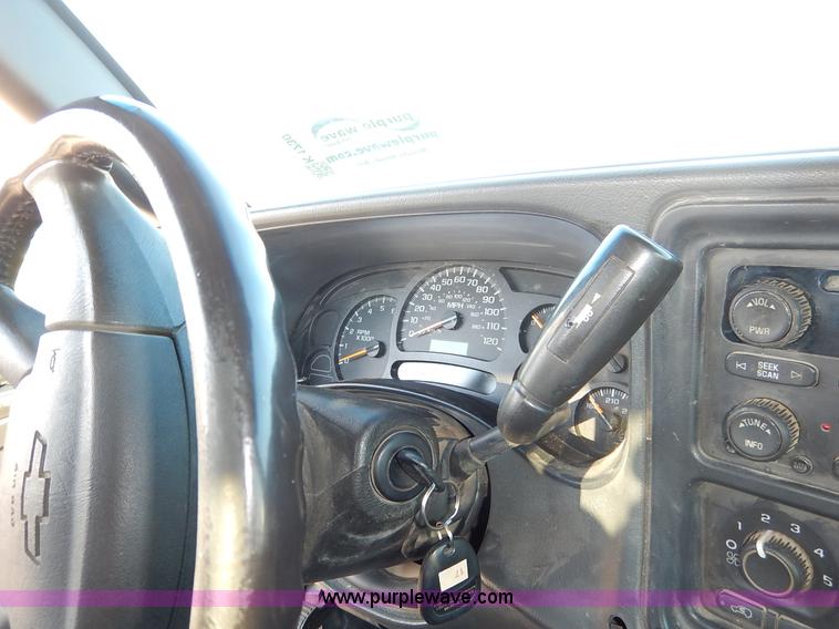 image for item K1730 2005 Chevrolet Silverado 1500 LS Ext. Cab pickup truck