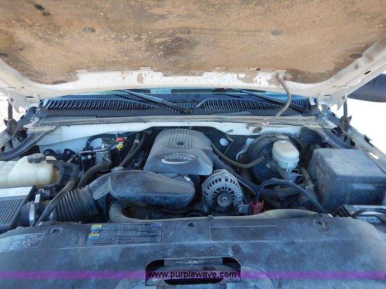 image for item K1730 2005 Chevrolet Silverado 1500 LS Ext. Cab pickup truck