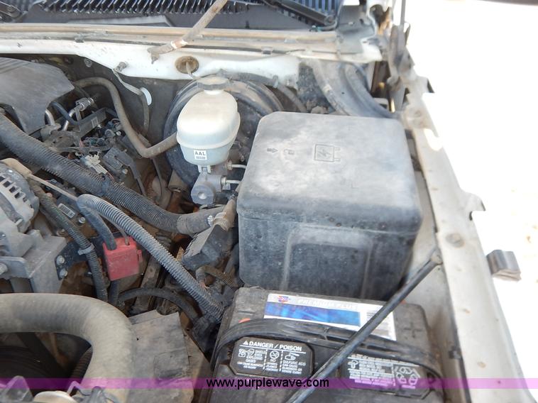 image for item K1730 2005 Chevrolet Silverado 1500 LS Ext. Cab pickup truck