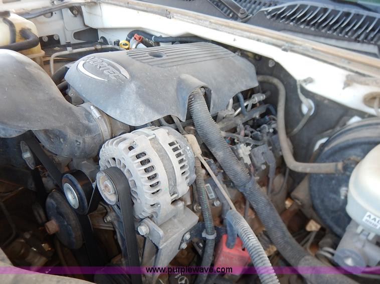 image for item K1730 2005 Chevrolet Silverado 1500 LS Ext. Cab pickup truck