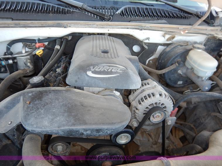 image for item K1730 2005 Chevrolet Silverado 1500 LS Ext. Cab pickup truck