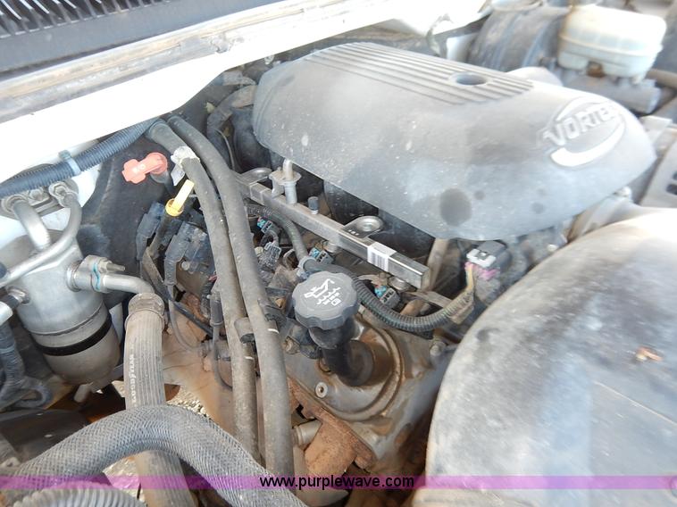 image for item K1730 2005 Chevrolet Silverado 1500 LS Ext. Cab pickup truck