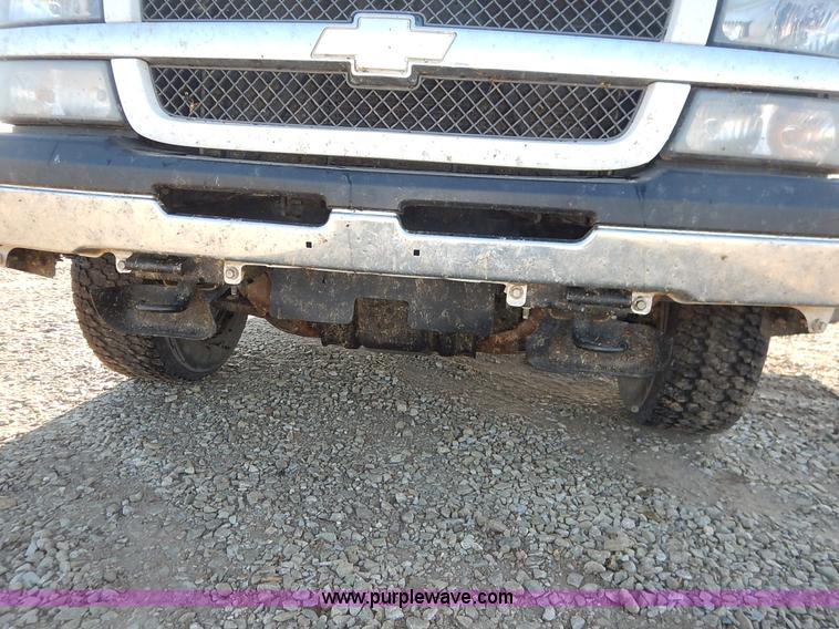 image for item K1730 2005 Chevrolet Silverado 1500 LS Ext. Cab pickup truck