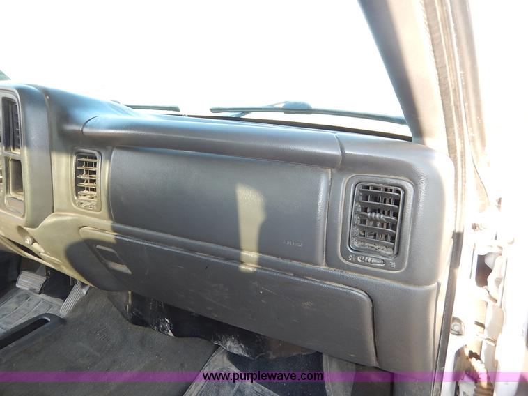 image for item K1730 2005 Chevrolet Silverado 1500 LS Ext. Cab pickup truck