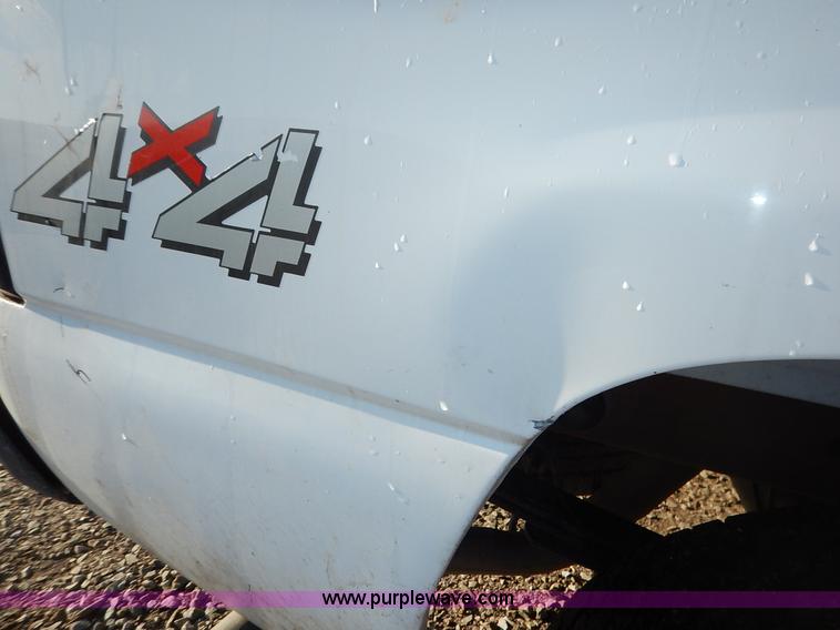 image for item K1730 2005 Chevrolet Silverado 1500 LS Ext. Cab pickup truck