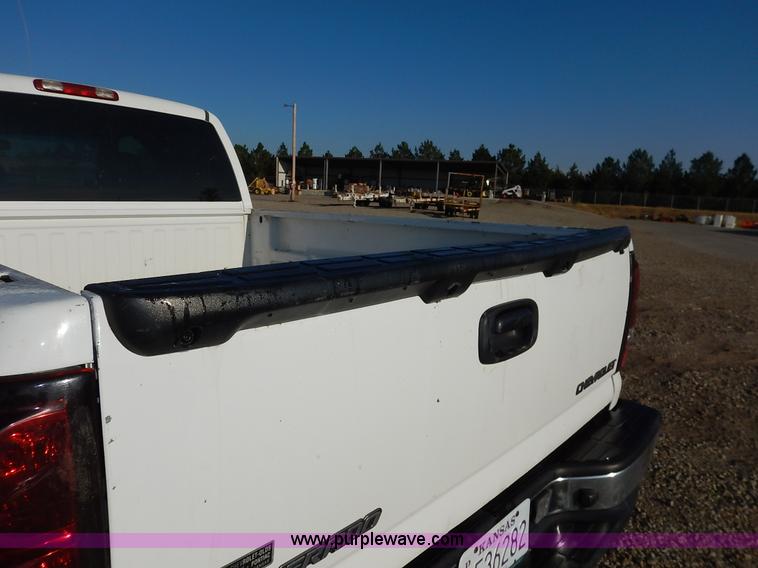 image for item K1730 2005 Chevrolet Silverado 1500 LS Ext. Cab pickup truck