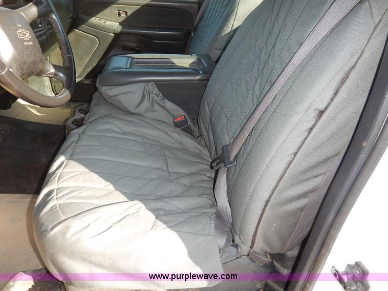 image for item K1731 2002 Chevrolet Silverado 1500 LS pickup truck