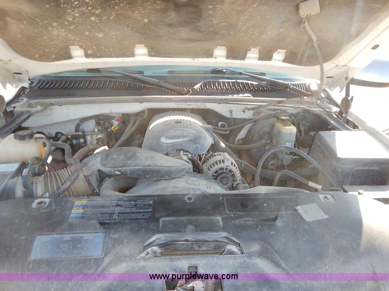 image for item K1731 2002 Chevrolet Silverado 1500 LS pickup truck