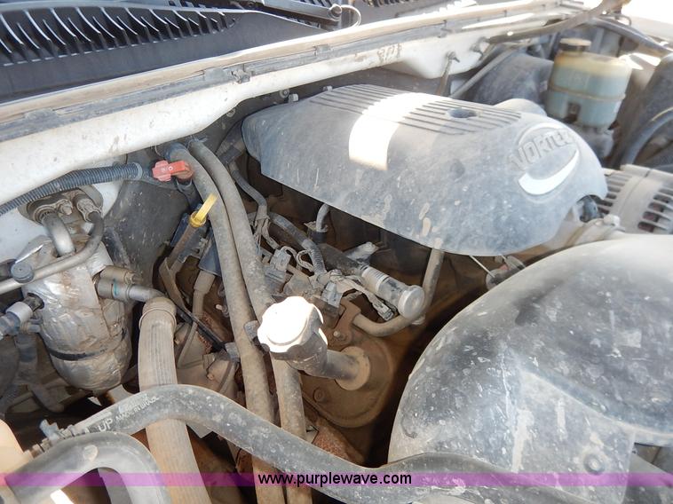 image for item K1731 2002 Chevrolet Silverado 1500 LS pickup truck