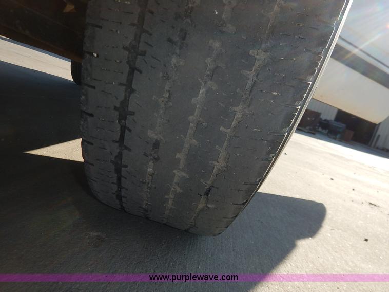 image for item K1731 2002 Chevrolet Silverado 1500 LS pickup truck