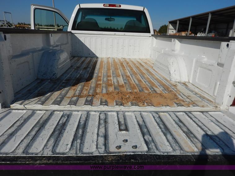 image for item K1731 2002 Chevrolet Silverado 1500 LS pickup truck