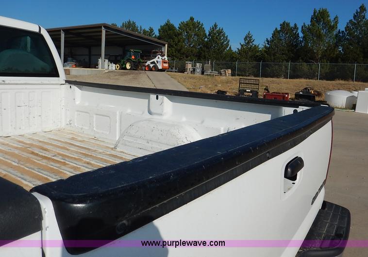 image for item K1731 2002 Chevrolet Silverado 1500 LS pickup truck