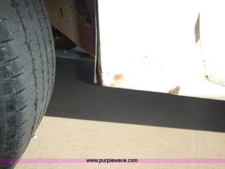 image for item K1731 2002 Chevrolet Silverado 1500 LS pickup truck