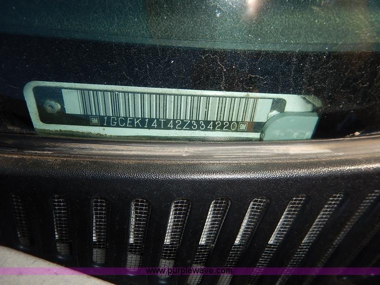 image for item K1731 2002 Chevrolet Silverado 1500 LS pickup truck