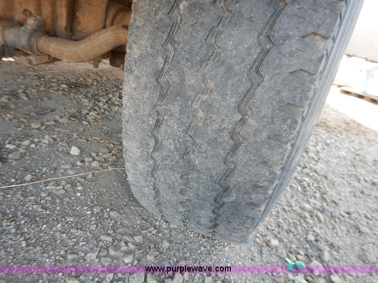 image for item K1732 1999 Ford F250 Super Duty SuperCab utility truck