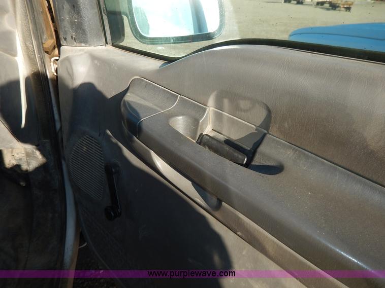 image for item K1732 1999 Ford F250 Super Duty SuperCab utility truck