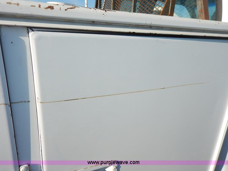 image for item K1732 1999 Ford F250 Super Duty SuperCab utility truck