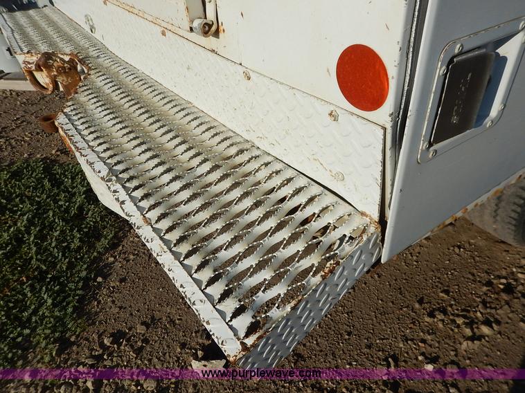 image for item K1732 1999 Ford F250 Super Duty SuperCab utility truck