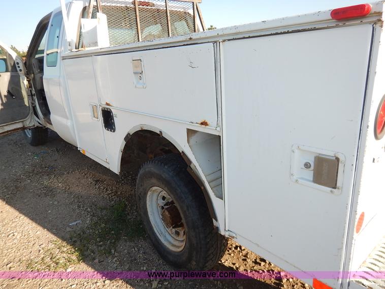 image for item K1732 1999 Ford F250 Super Duty SuperCab utility truck