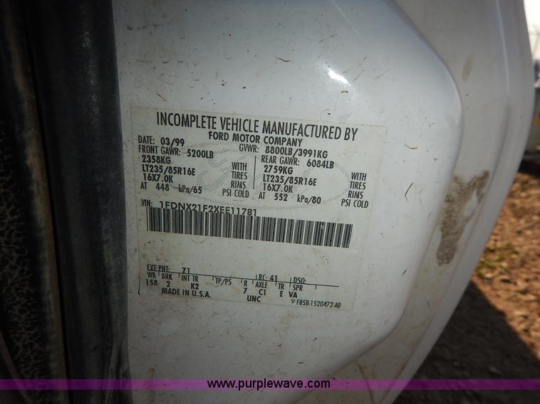 image for item K1732 1999 Ford F250 Super Duty SuperCab utility truck