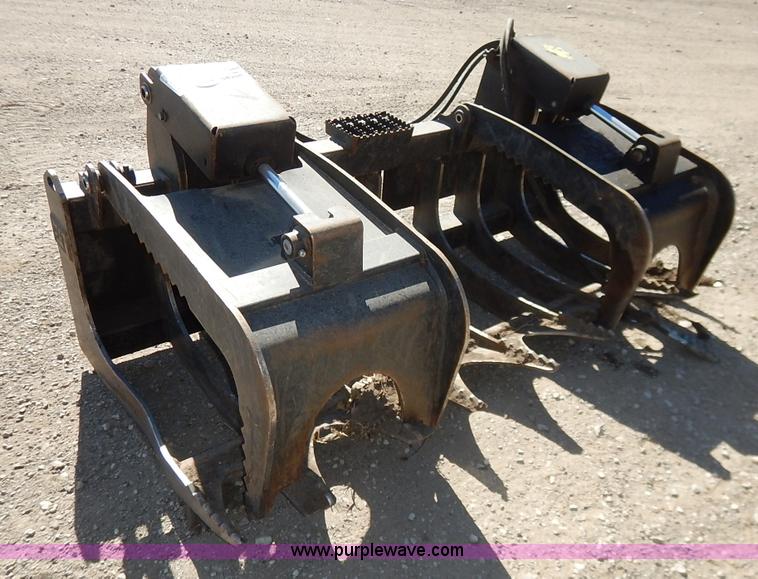 image for item K1744 Caterpillar 188-9300 skid steer grapple attachment