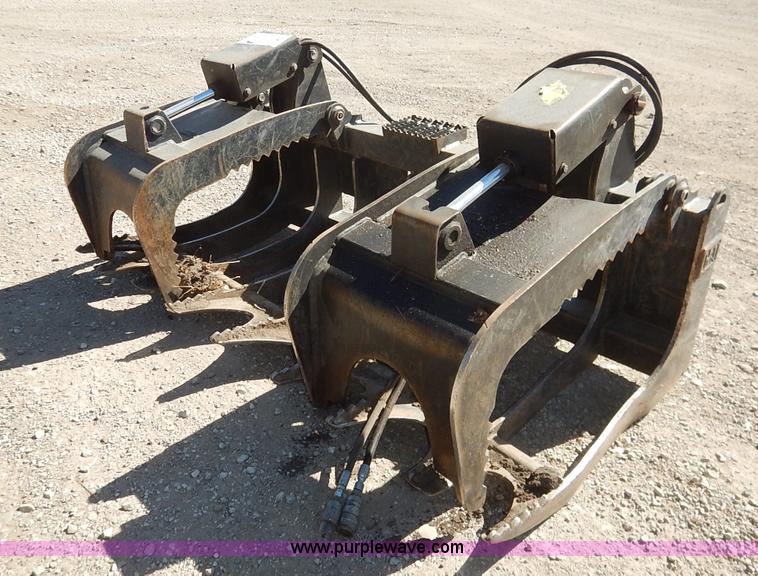 image for item K1744 Caterpillar 188-9300 skid steer grapple attachment