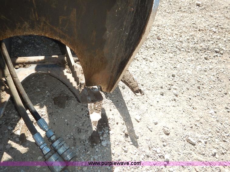 image for item K1744 Caterpillar 188-9300 skid steer grapple attachment