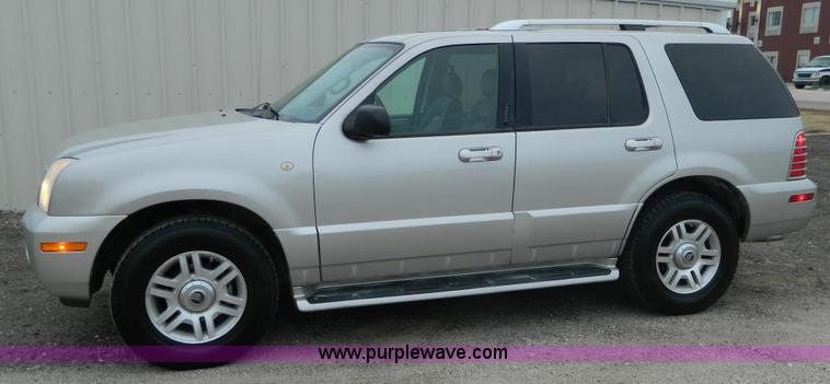 image for item K8189 2004 Mercury Mountaineer Premier series SUV
