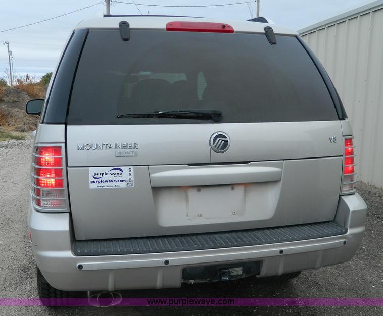image for item K8189 2004 Mercury Mountaineer Premier series SUV
