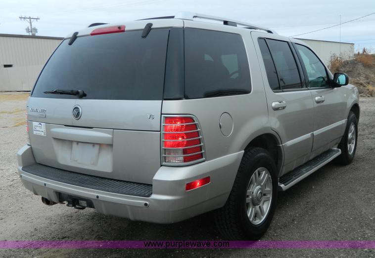 image for item K8189 2004 Mercury Mountaineer Premier series SUV