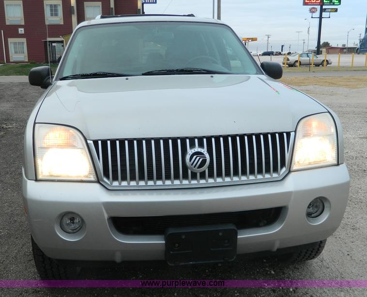 image for item K8189 2004 Mercury Mountaineer Premier series SUV