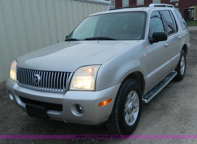 image for item K8189 2004 Mercury Mountaineer Premier series SUV