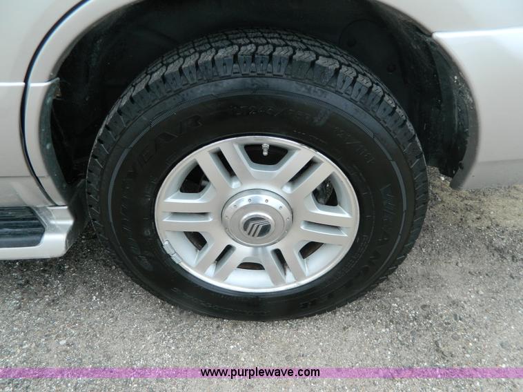 image for item K8189 2004 Mercury Mountaineer Premier series SUV