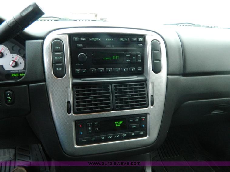 image for item K8189 2004 Mercury Mountaineer Premier series SUV