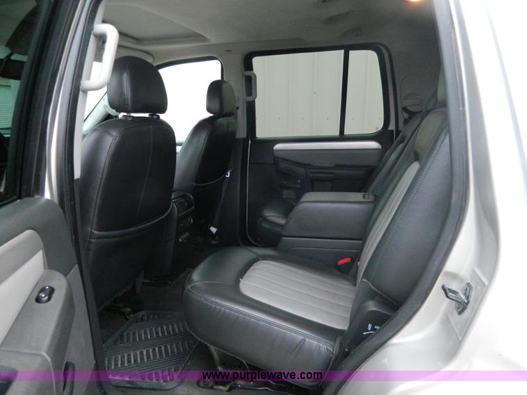 image for item K8189 2004 Mercury Mountaineer Premier series SUV