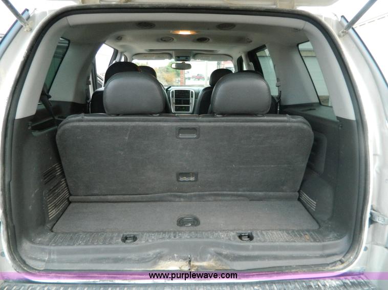 image for item K8189 2004 Mercury Mountaineer Premier series SUV