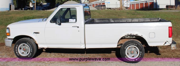 image for item L2353 1996 Ford F150 pickup truck