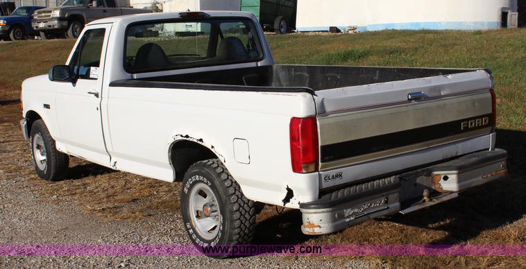image for item L2353 1996 Ford F150 pickup truck