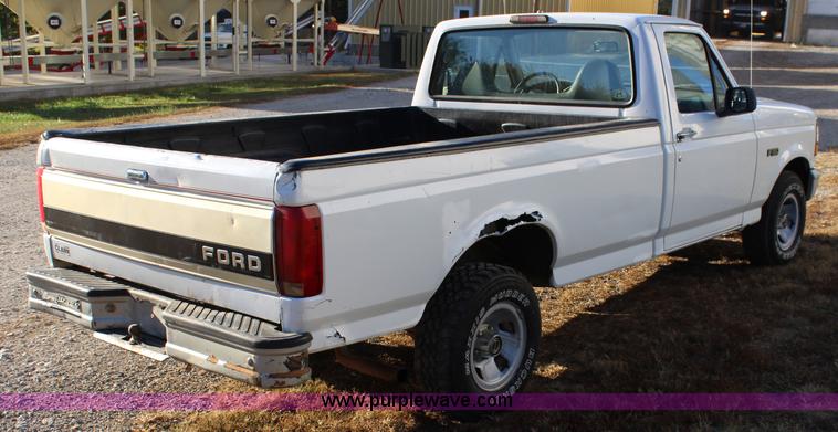image for item L2353 1996 Ford F150 pickup truck