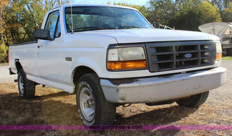 image for item L2353 1996 Ford F150 pickup truck