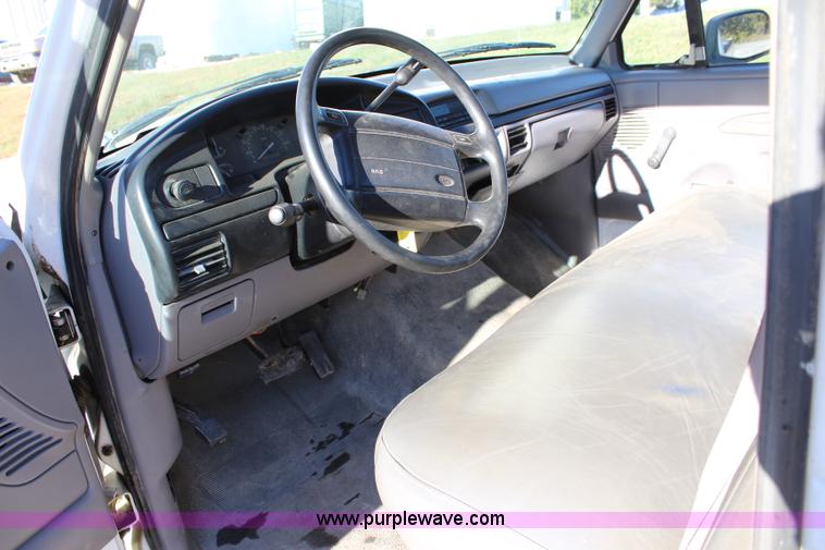 image for item L2353 1996 Ford F150 pickup truck