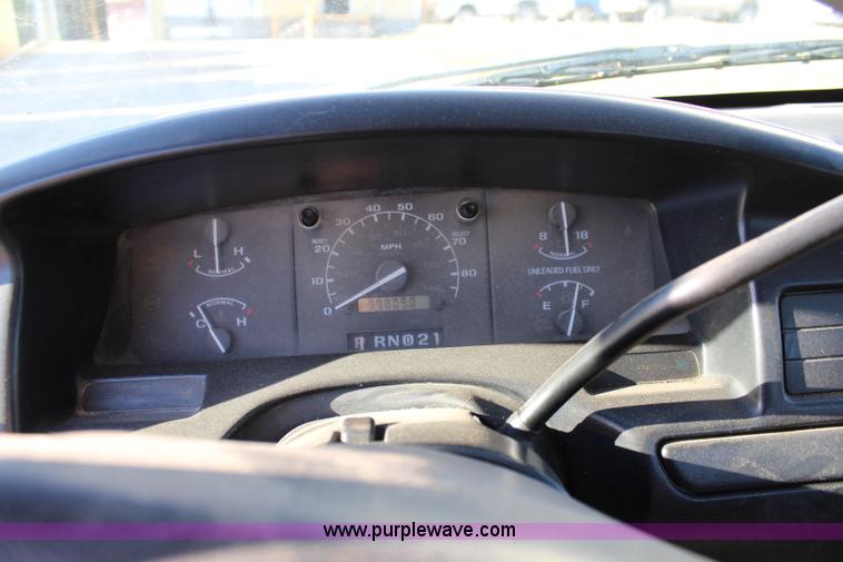 image for item L2353 1996 Ford F150 pickup truck