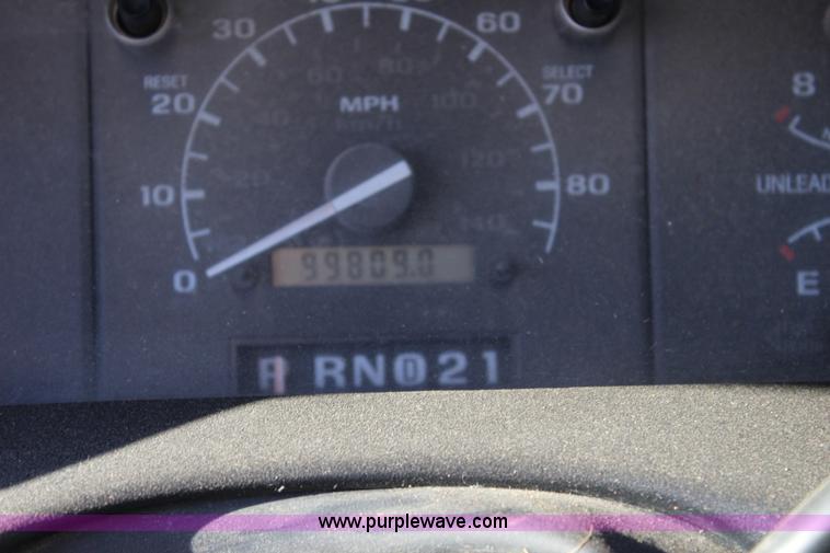 image for item L2353 1996 Ford F150 pickup truck