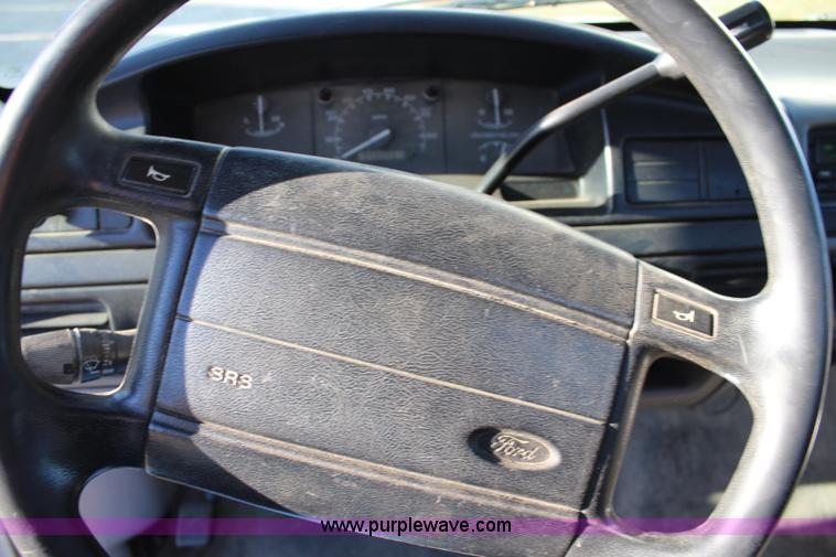 image for item L2353 1996 Ford F150 pickup truck