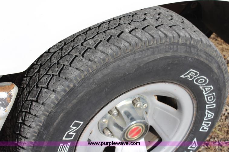 image for item L2353 1996 Ford F150 pickup truck