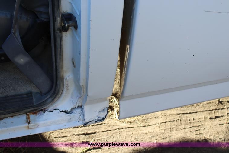 image for item L2353 1996 Ford F150 pickup truck